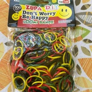 Don’t Worry Be Happy Rubber Loom Bands 300 Count +C-clips Smile Charms New